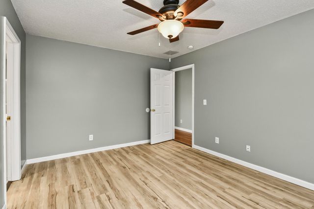 1206 W Belwood Court, Nixa, MO 65714