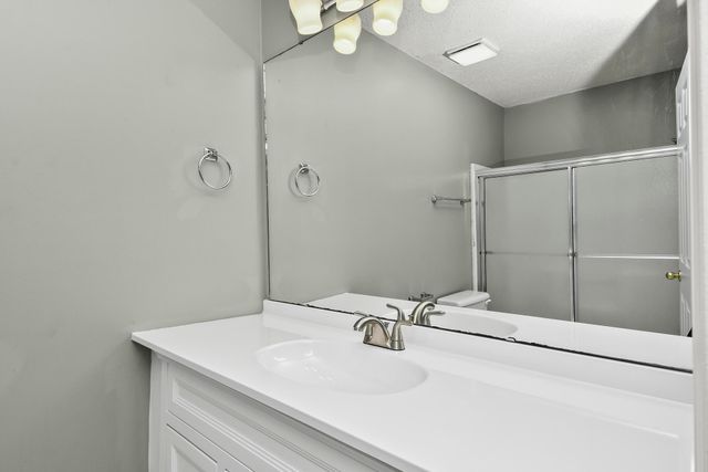1206 W Belwood Court, Nixa, MO 65714