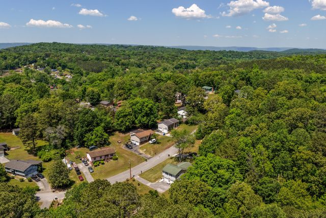 2427 Leann Cir, Chattanooga, TN 37406