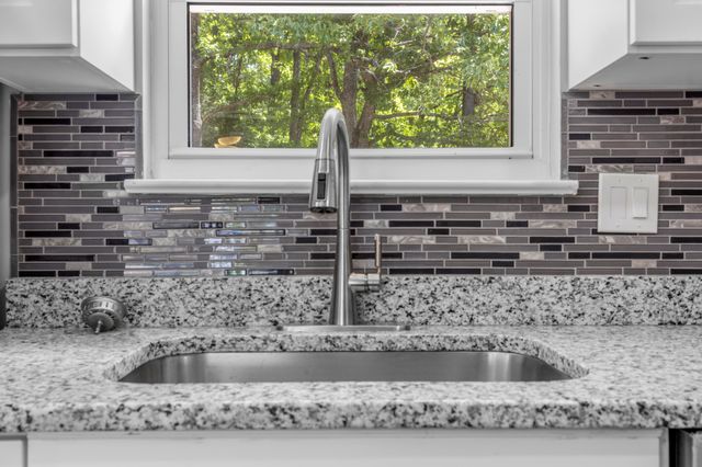 2427 Leann Cir, Chattanooga, TN 37406