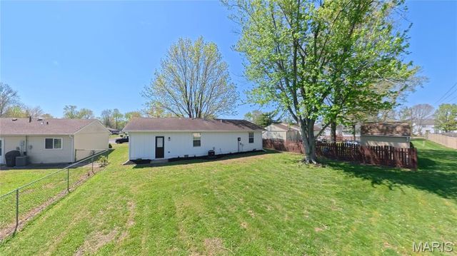113 Perrottet Drive, Mascoutah, IL 62258