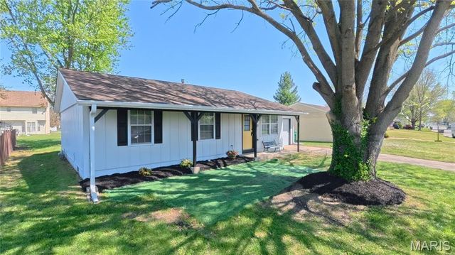 113 Perrottet Drive, Mascoutah, IL 62258