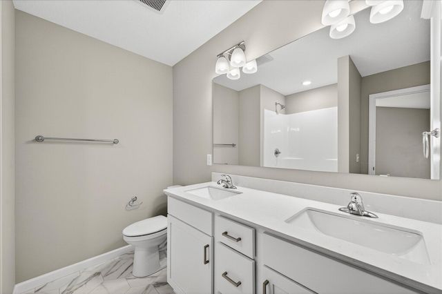 1752 Squirrel Way, New Richmond, WI 54017