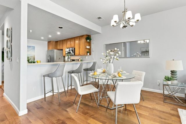 4173 El Camino Real 17, Palo Alto, CA 94306