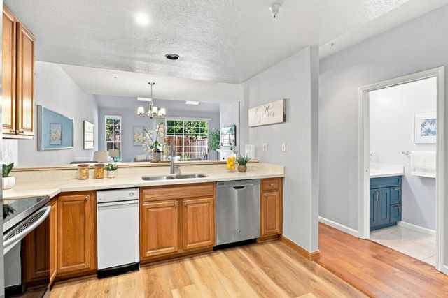 4173 El Camino Real 17, Palo Alto, CA 94306