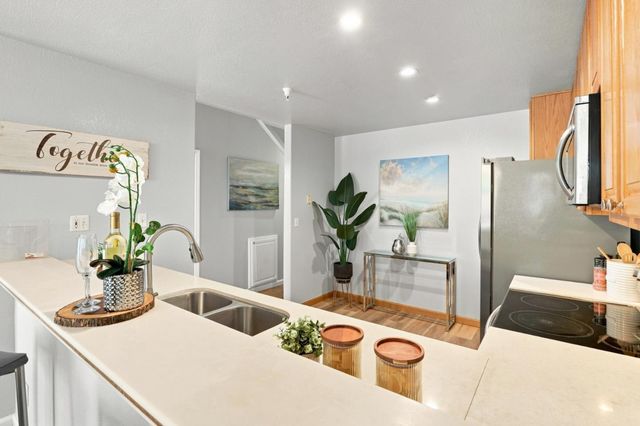 4173 El Camino Real 17, Palo Alto, CA 94306