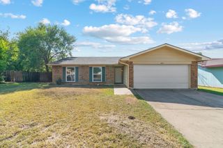 205 Willow Creek Lane, Fort Worth, TX 76134