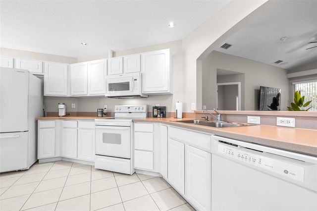 823 CUNNINGHAM DRIVE, Davenport, FL 33837