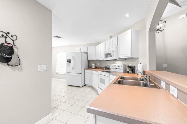 823 CUNNINGHAM DRIVE, Davenport, FL 33837