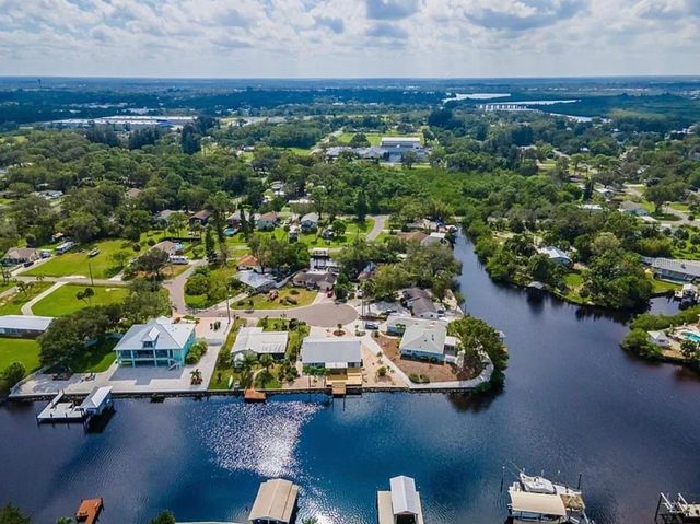 805 LEISEY CIRCLE, Ruskin, FL 33570