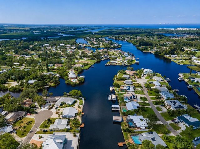 805 LEISEY CIRCLE, Ruskin, FL 33570