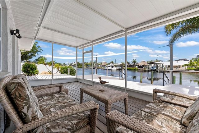 805 LEISEY CIRCLE, Ruskin, FL 33570