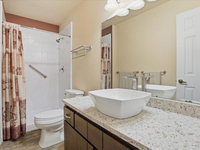 370 10th St, Windsor, CO 80550