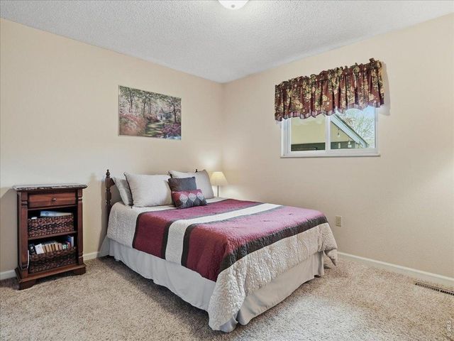 370 10th St, Windsor, CO 80550