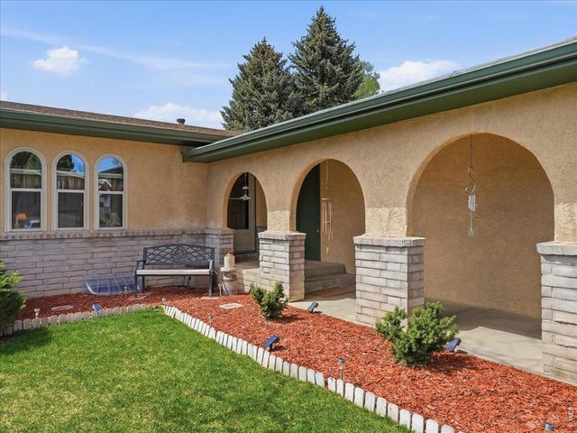 370 10th St, Windsor, CO 80550