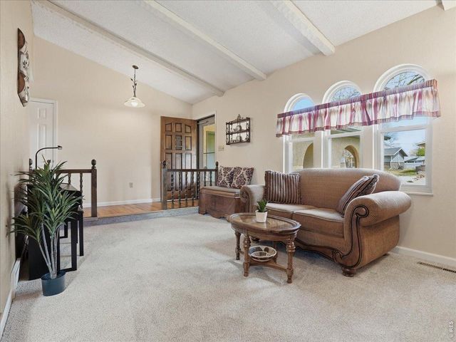 370 10th St, Windsor, CO 80550