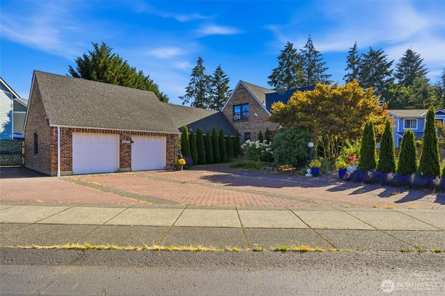 16515 39th Avenue E, Tacoma, WA 98446