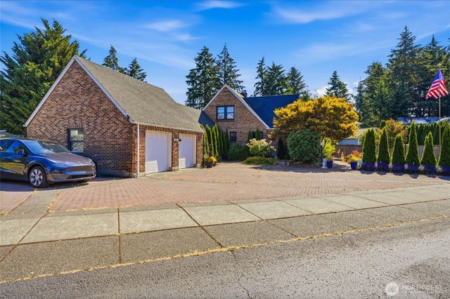 16515 39th Avenue E, Tacoma, WA 98446
