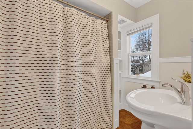 1024 Chatham Street, Grand Rapids, MI 49504