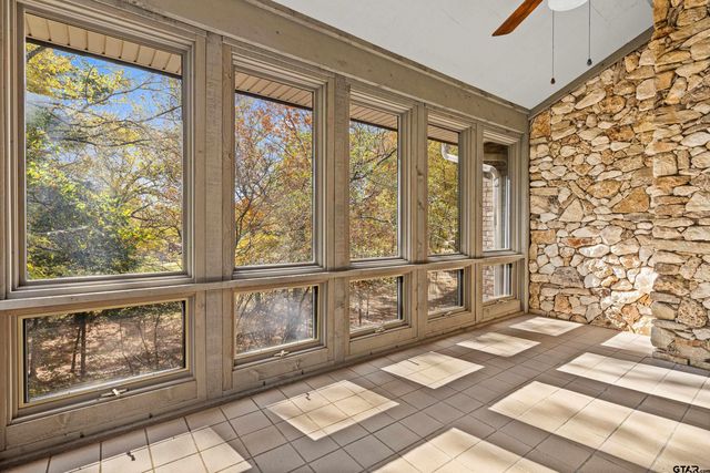 196 N Peaceful Woods Trail, Holly Lake Ranch, TX 75765