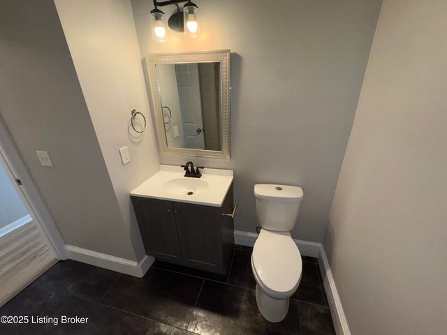 1130 Westlynne Pl 8, Louisville, KY 40222