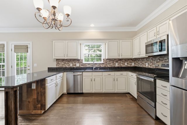 7121 Smokey Hill Rd, Antioch, TN 37013