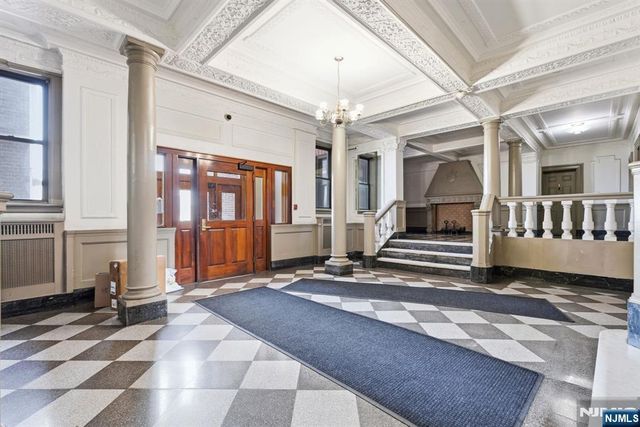 883 E Boulevard 1F, Weehawken, NJ 07086