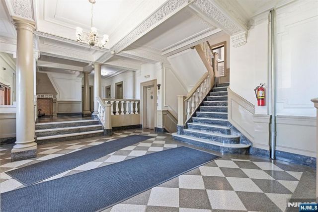 883 E Boulevard 1F, Weehawken, NJ 07086