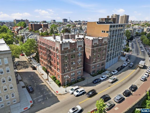 883 E Boulevard 1F, Weehawken, NJ 07086