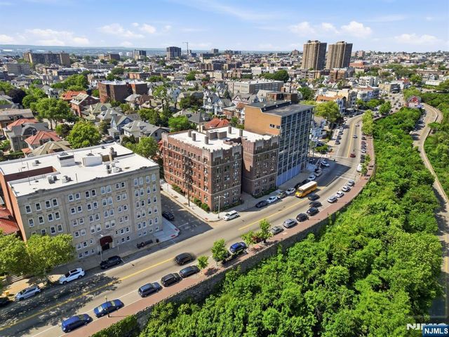 883 E Boulevard 1F, Weehawken, NJ 07086