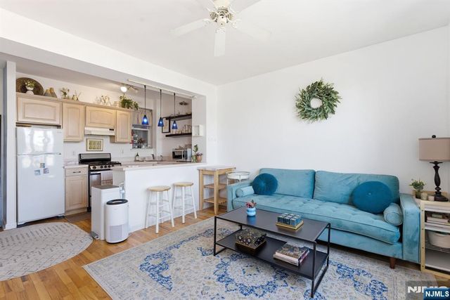 883 E Boulevard 1F, Weehawken, NJ 07086