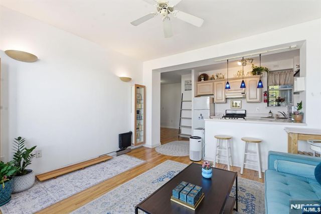 883 E Boulevard 1F, Weehawken, NJ 07086