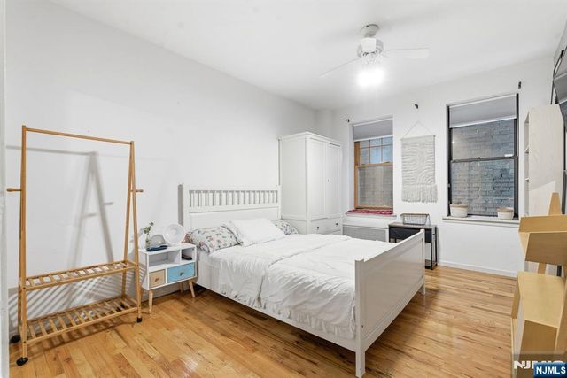 883 E Boulevard 1F, Weehawken, NJ 07086