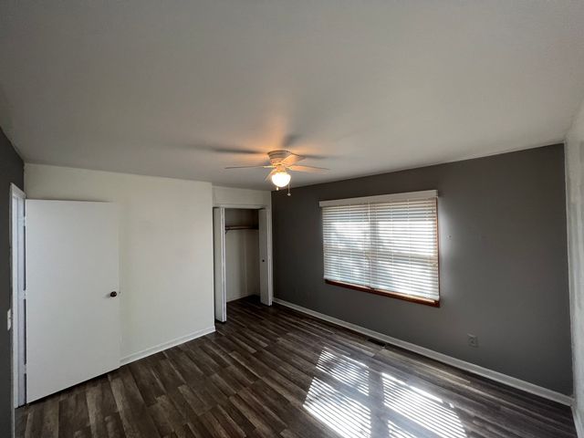 502 Powers Court B, Yorkville, IL 60560