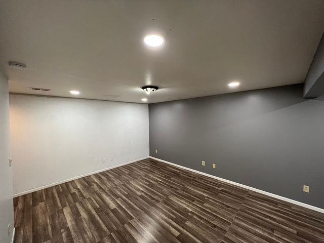 502 Powers Court B, Yorkville, IL 60560