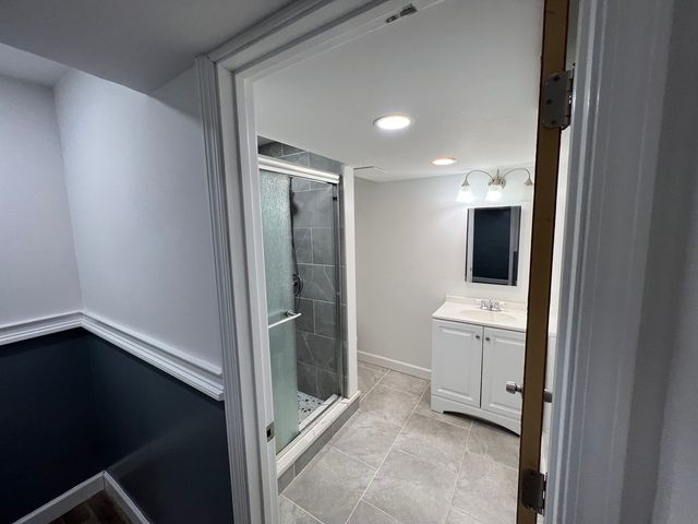 502 Powers Court B, Yorkville, IL 60560
