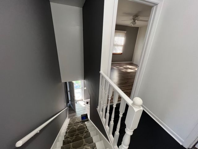 502 Powers Court B, Yorkville, IL 60560