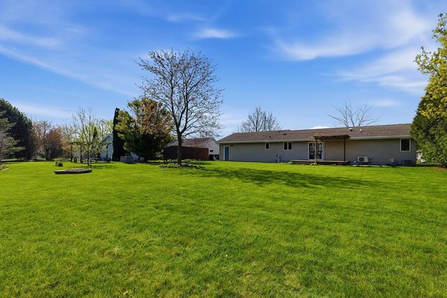 1412 Field Tree LANE, Oostburg, WI 53070