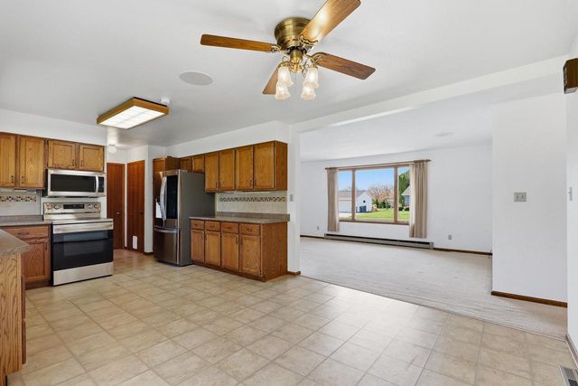 1412 Field Tree LANE, Oostburg, WI 53070