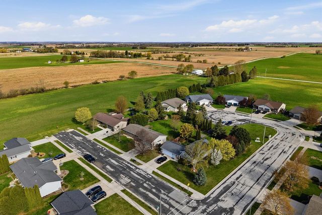1412 Field Tree LANE, Oostburg, WI 53070