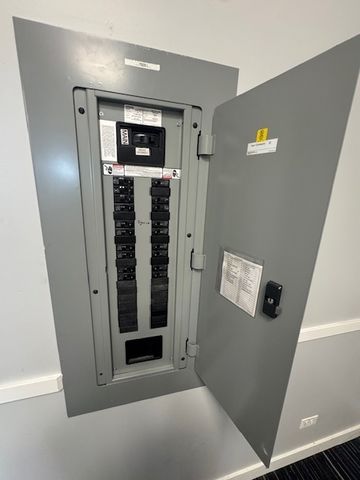 7929 W Cermak Road I, North Riverside, IL 60546