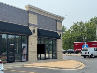 7929 W Cermak Road I, North Riverside, IL 60546