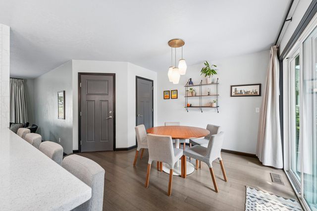 5558 Chatsworth Street N, Shoreview, MN 55126