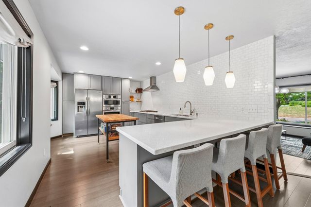 5558 Chatsworth Street N, Shoreview, MN 55126