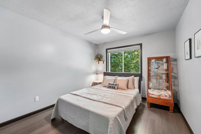 5558 Chatsworth Street N, Shoreview, MN 55126