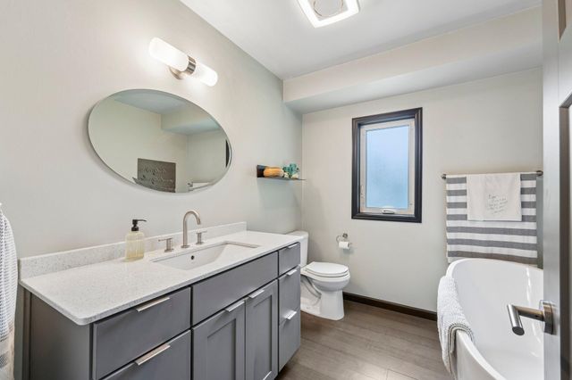 5558 Chatsworth Street N, Shoreview, MN 55126