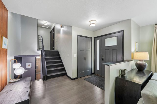 5558 Chatsworth Street N, Shoreview, MN 55126