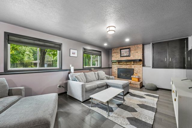 5558 Chatsworth Street N, Shoreview, MN 55126