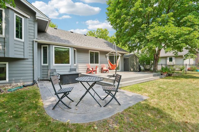 5558 Chatsworth Street N, Shoreview, MN 55126