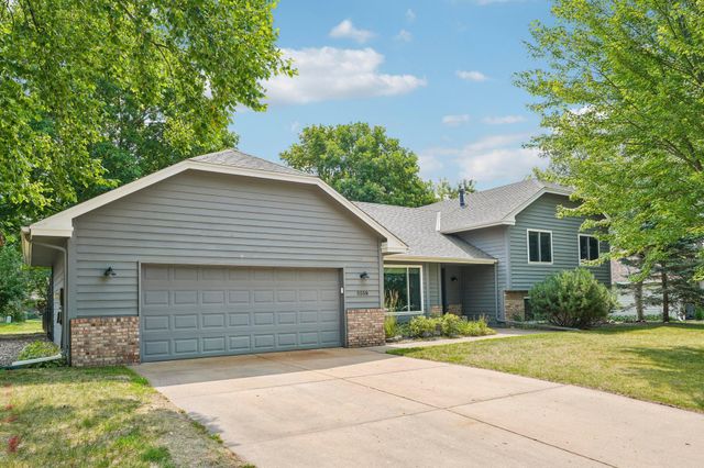 5558 Chatsworth Street N, Shoreview, MN 55126